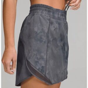 Lululemon Hotty Hot High-Rise Skirt *Long Diamond Dye Pitch Graphite Gray 4